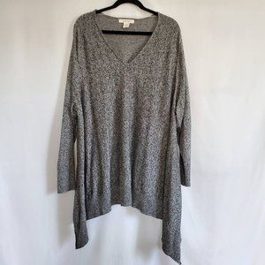 Ellen Tracy V-neck Tunic pullover Sweater